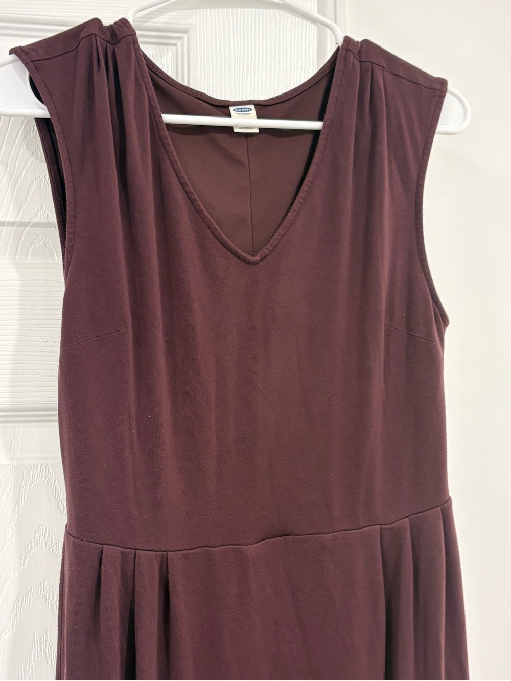 Old Navy Sleeveless V-Neck Dress in Deep Plum
